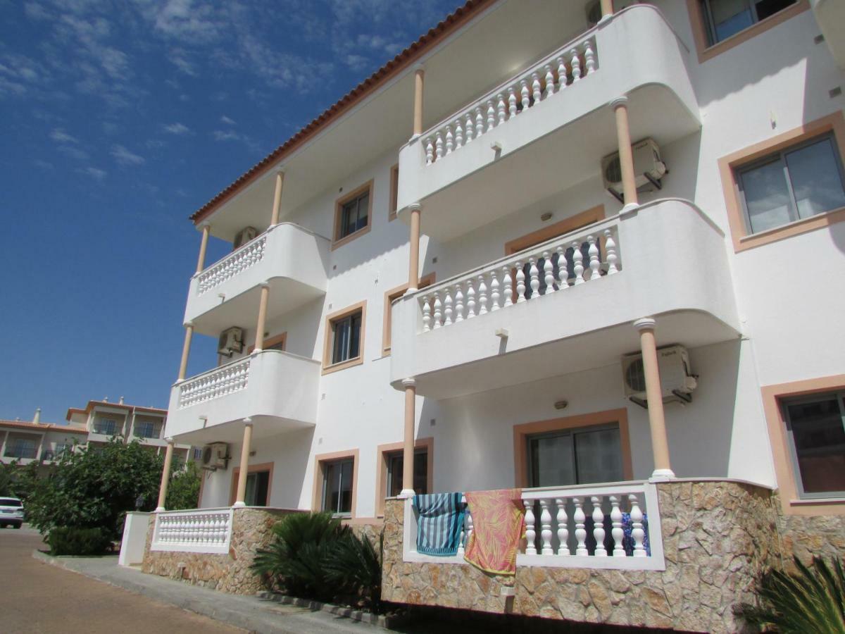 Cabrita Olhos de Agua (Albufeira)